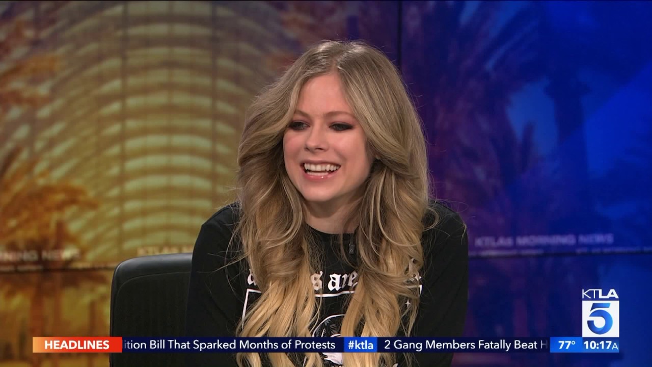 Avril Lavigne Extends an Invite to Her 