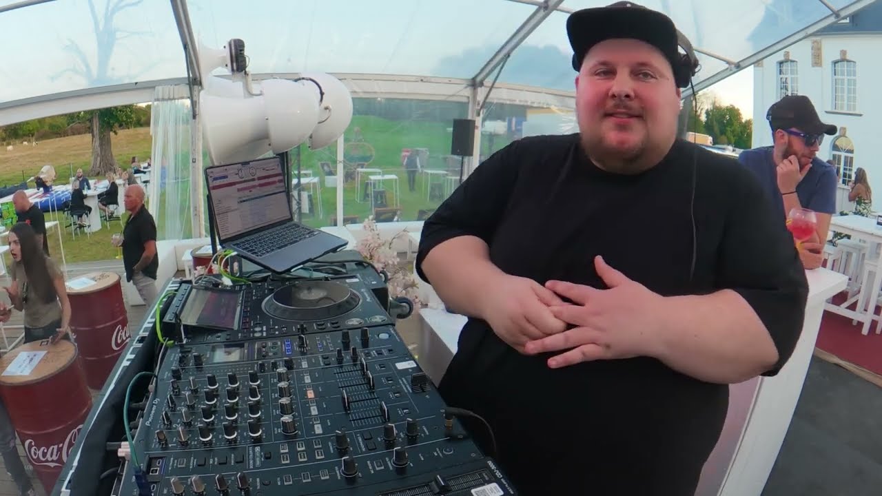 DJ VALEUU // HOUSE & AFRO HOUSE LIVE MIX @ SOIREE DE LAURENT (BELGIUM) // 2025