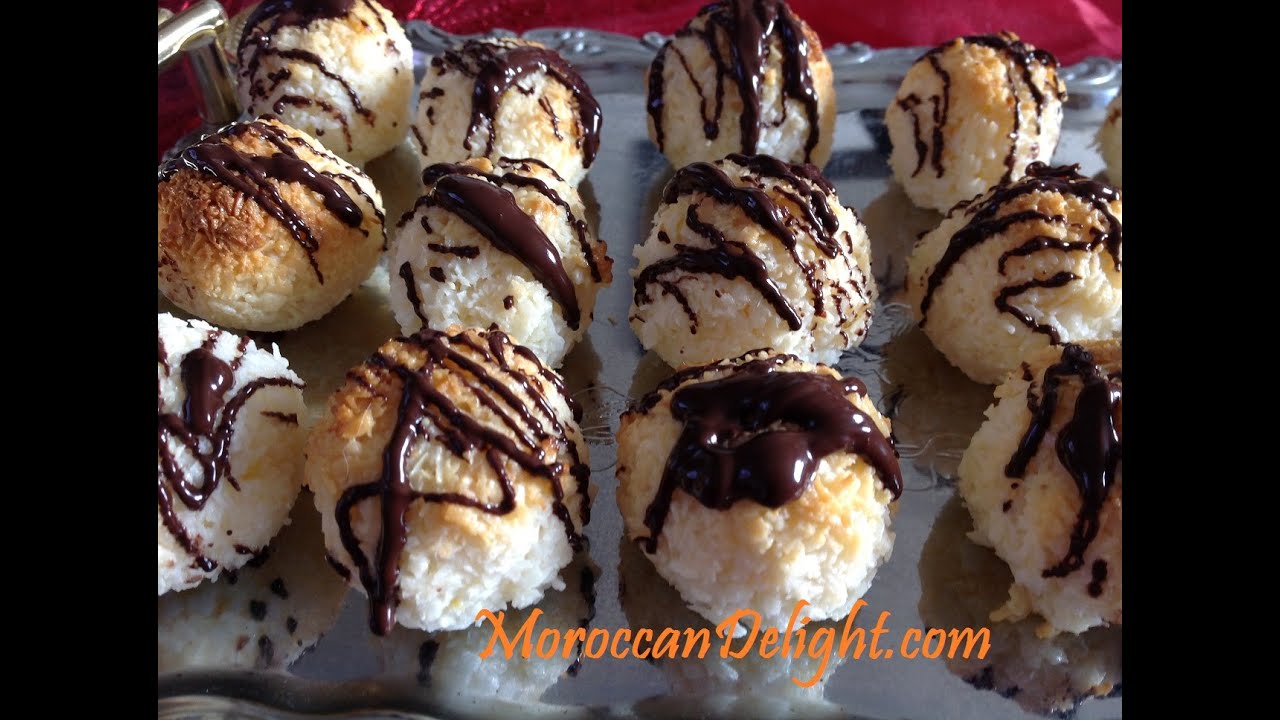Easy Coconut Macaroons - حلوة الكوك بمكونين فقط /حلوة سهلة بجوز الهند - Macarons à la noix de coco