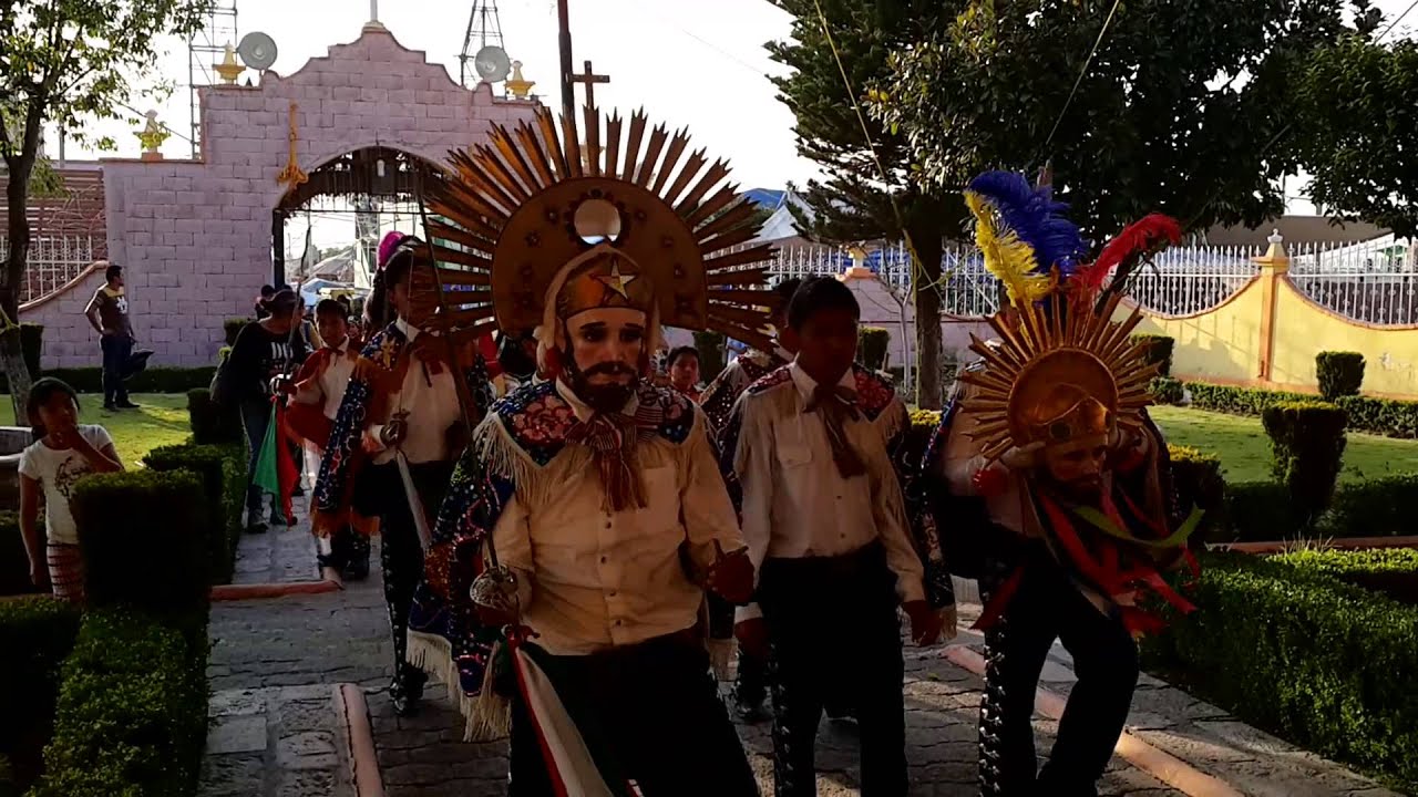Entrando a la Iglesia (Santiagos Febrero 2015)