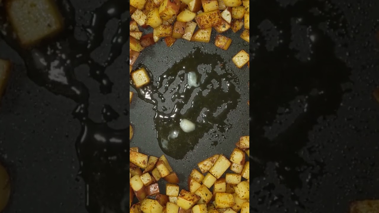 DELICIOUS Skillet Breakfast Potatoes 