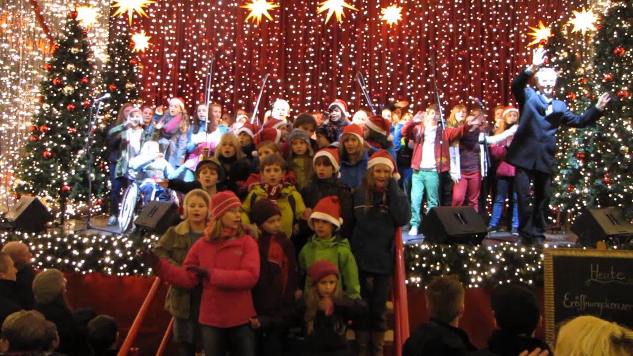 WE ARE THE WORLD: Lucky Kids auf dem Weihnachtsmarkt am Dom
