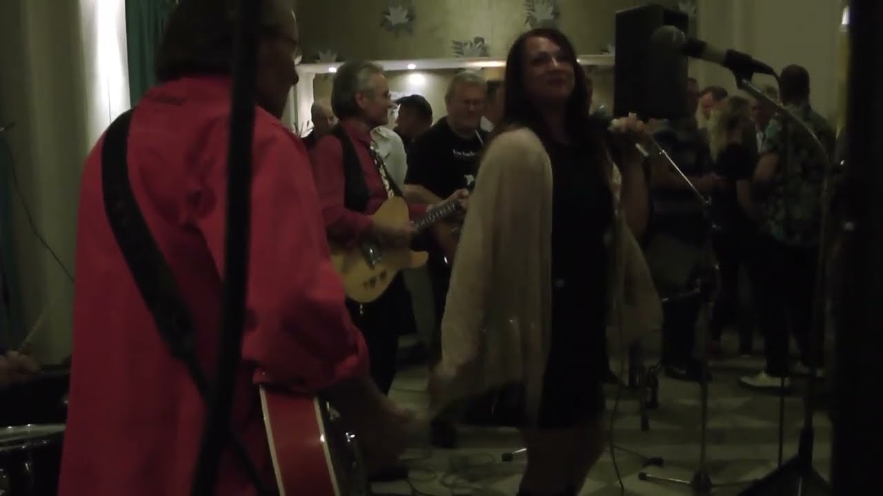 Nina Jedevin Jonsson. Tom Rocker Band. Right Or Wrong