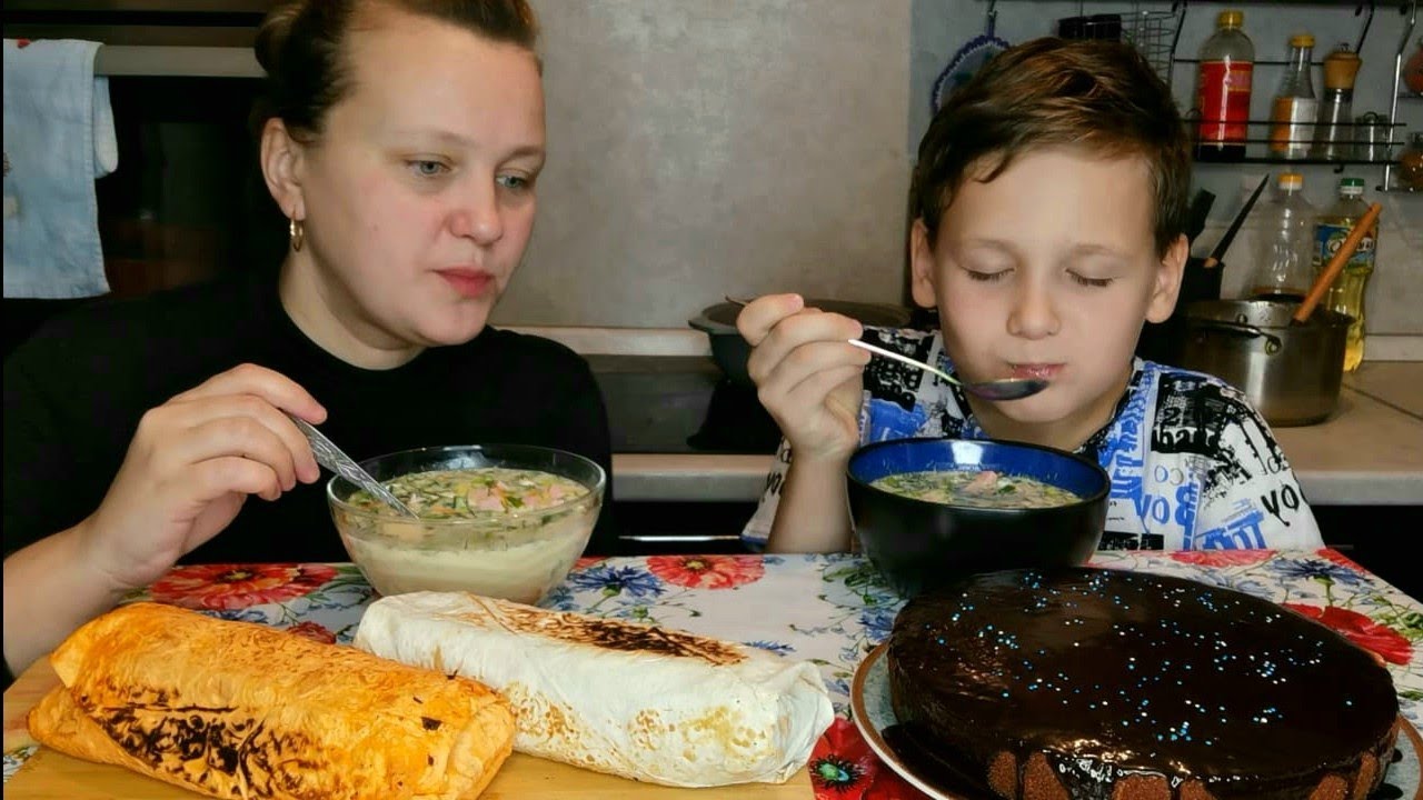 Мукбанг Домашняя Шаурма, Окрошка, Манник/Опять стрессанула из-за Вани, 🥴