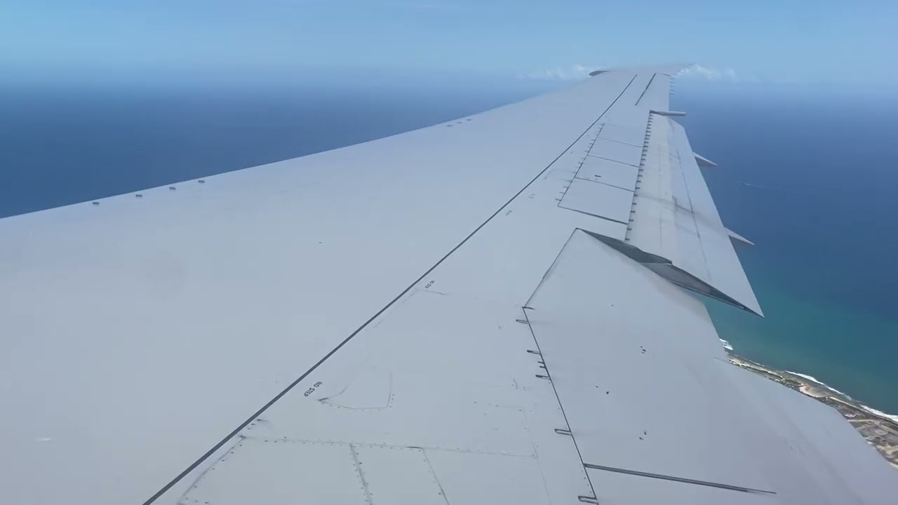 United Airlines Boeing 767-400ER Landing in Honolulu (HNL)