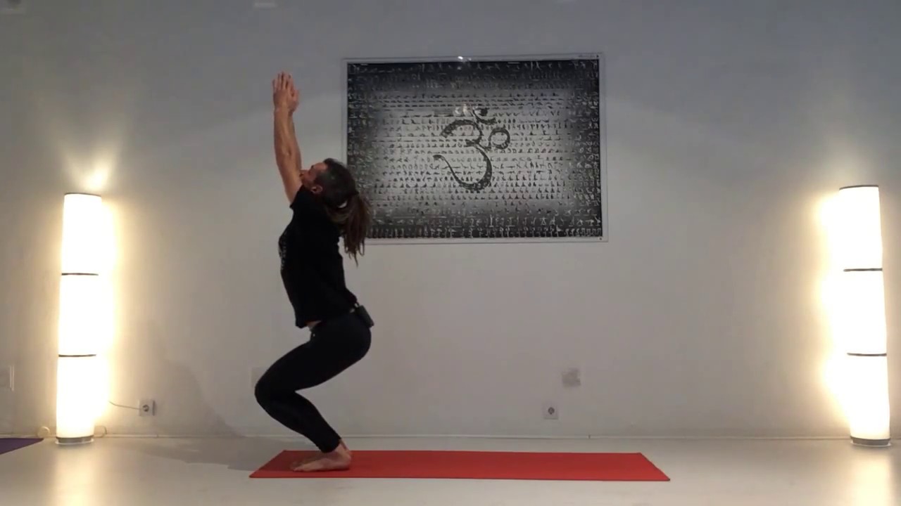 Practica de Ashtanga Yoga con Cosmin Yogi