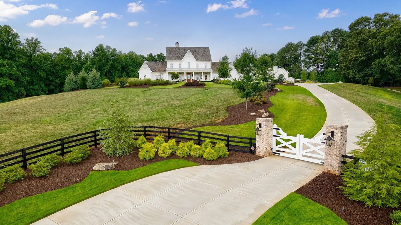 $5,994,900! Sophisticated estate in Canton Georgia offers the ultimate luxury farmhouse experience