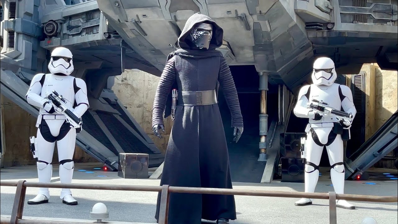 Kylo Ren at Star Wars - Galaxy’s Edge - Disney’s Hollywood Studios