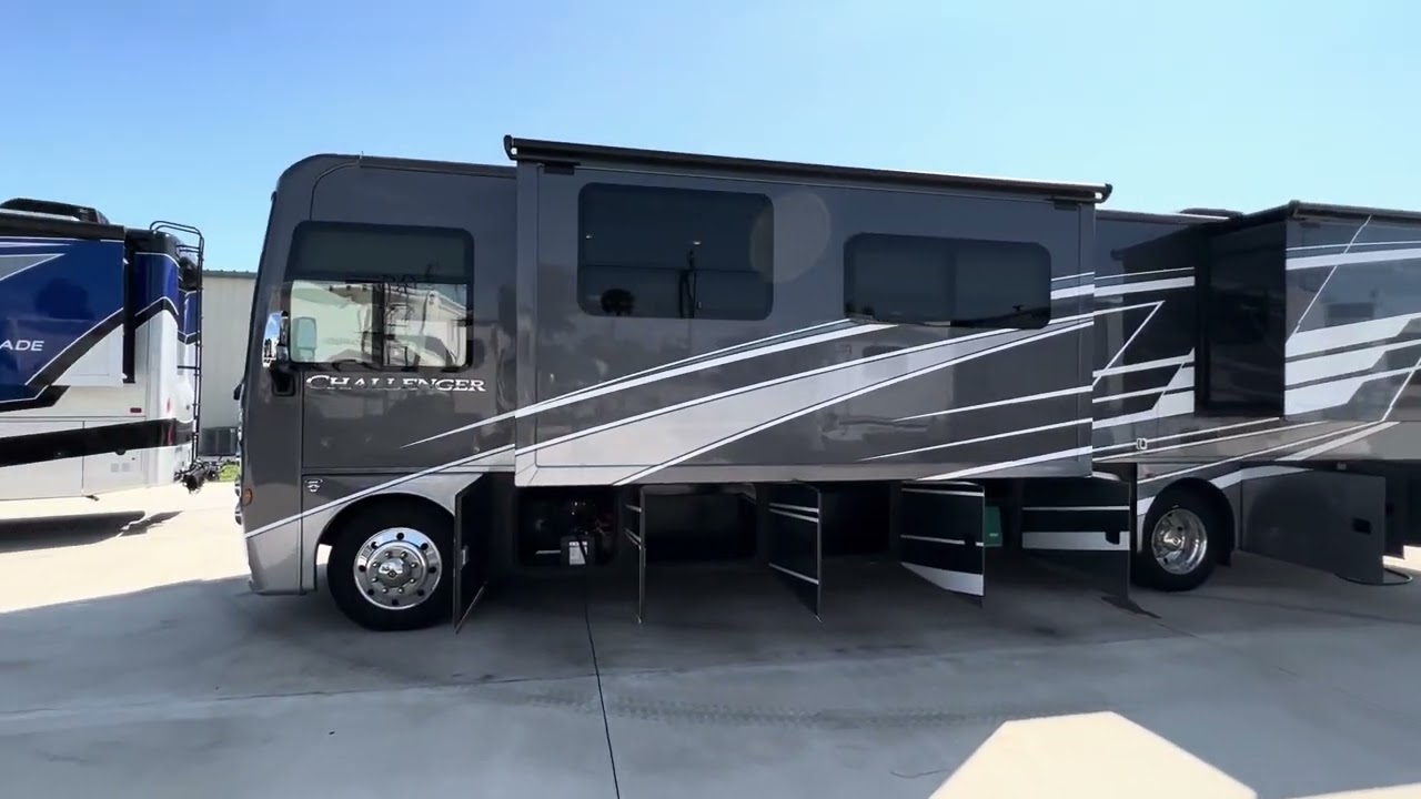 *** SOLD *** 2023 THOR CHALLENGER 37FH ***4000 MILES***