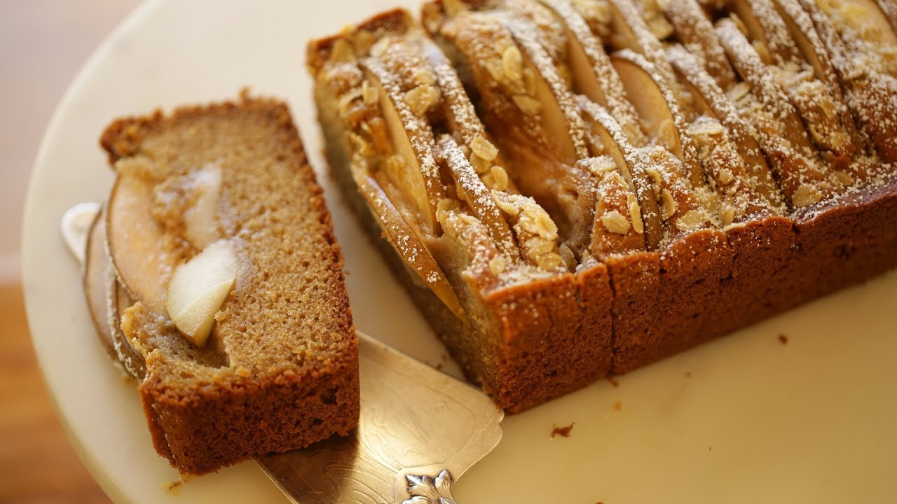 Beth's Pear Spice Cake with Toasted Oats