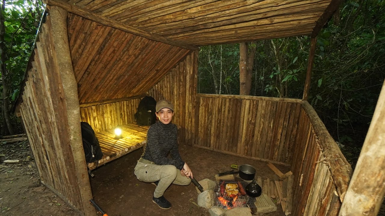 Crafting Survival DUGOUT Bushcraf Shelter, Alone In Forest ,Start To Finish