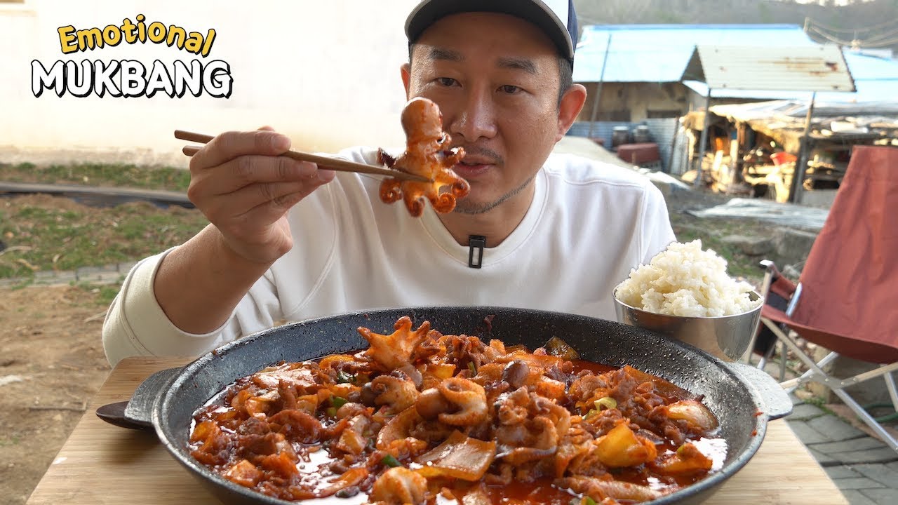 쭈꾸미와 삼겹살의 만남! 쭈삼먹방 😎 Spicy Stir-fried Webfoot octopus With Pork Belly (MUKBANG EATING SHOW)