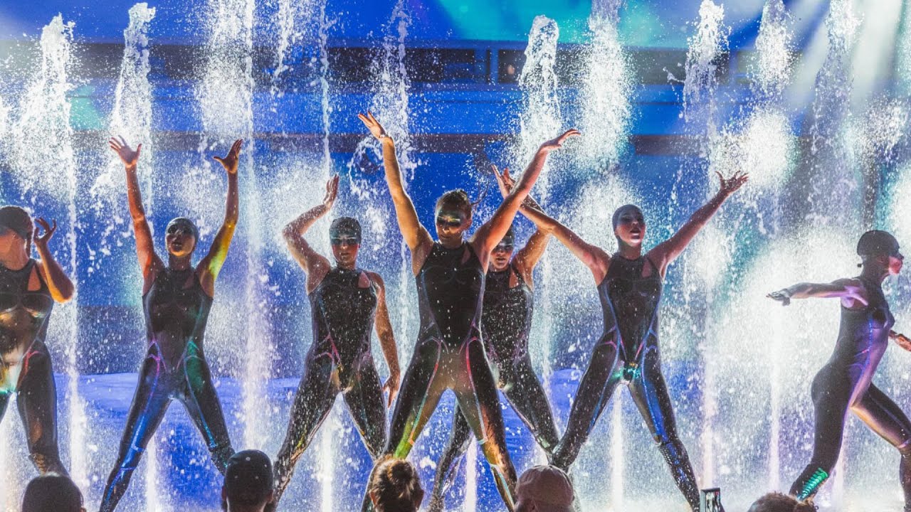 Intense AquaTheater Show - Royal Caribbean Wonder of the Seas