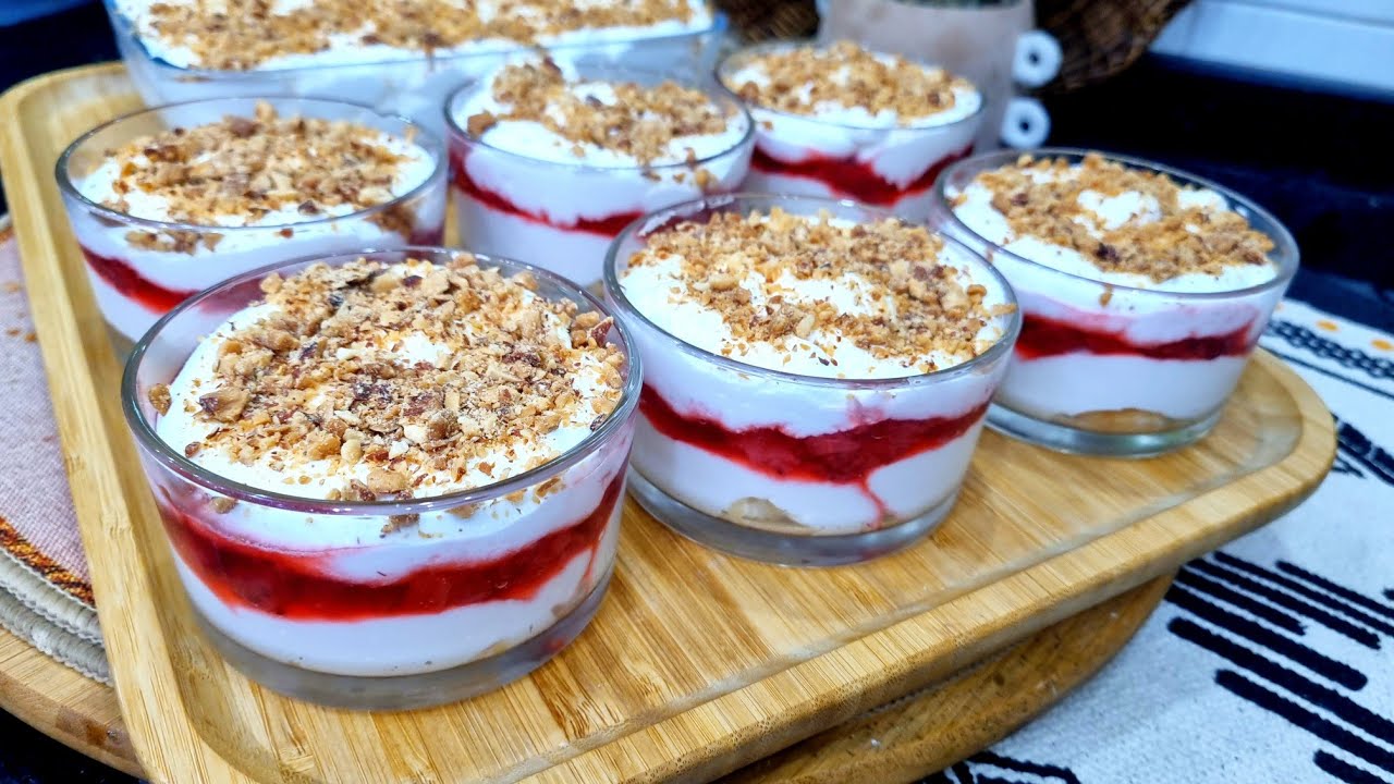 مطبخ ام وليد / تحلية محشية بالفريز🍓 بكريمة خفيفة و ماشي حلوة بزاف👍 بببببننننة 😋.