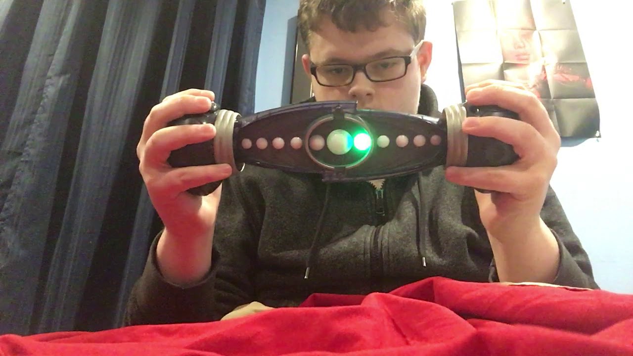 Playing My Black Onyx Bop it Smash