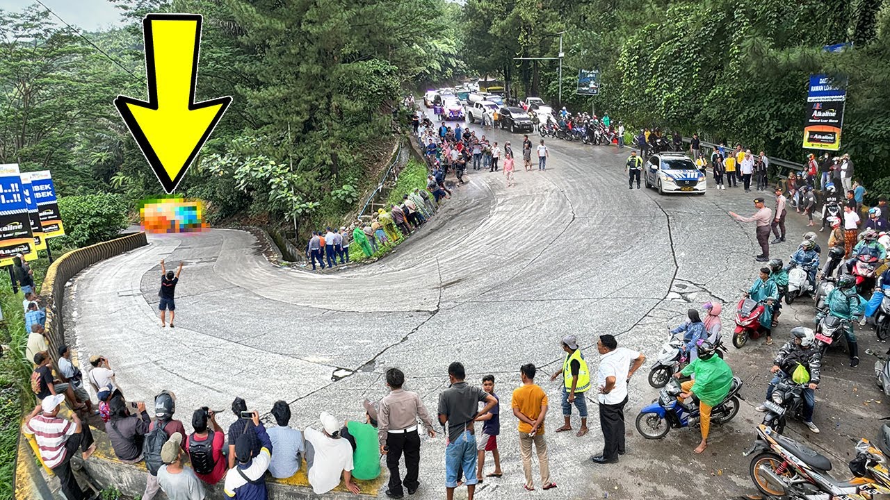 ASLI BIKIN SOPIR PUCAT !!! Truk Asal Jepang Muatan Barang Berbahaya Tersiksa Total di Sitinjau Lauik