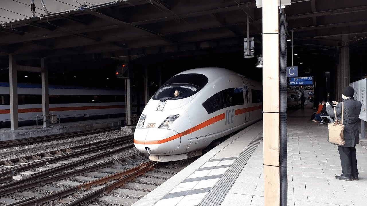 Züge in Hamburg Hbf (03/2022)