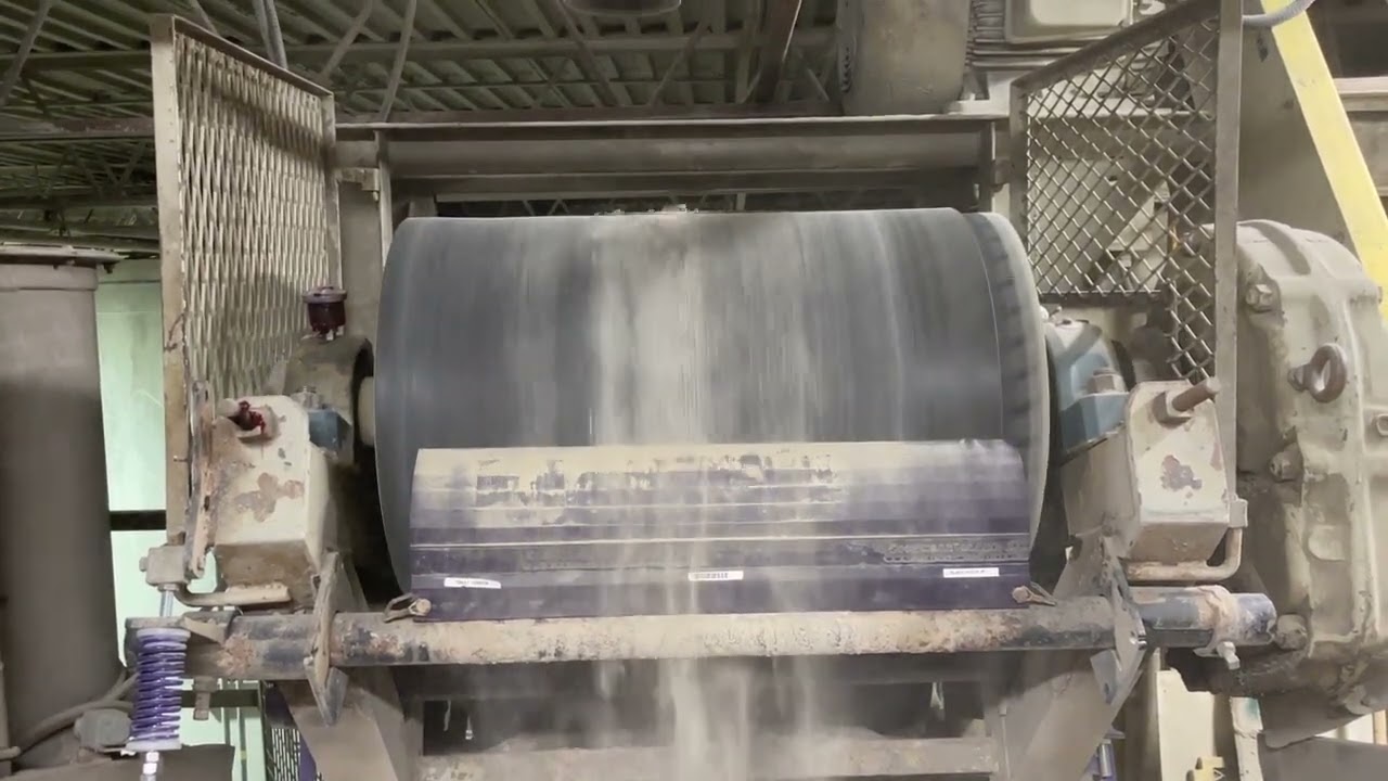 Conveyor belt mistracking