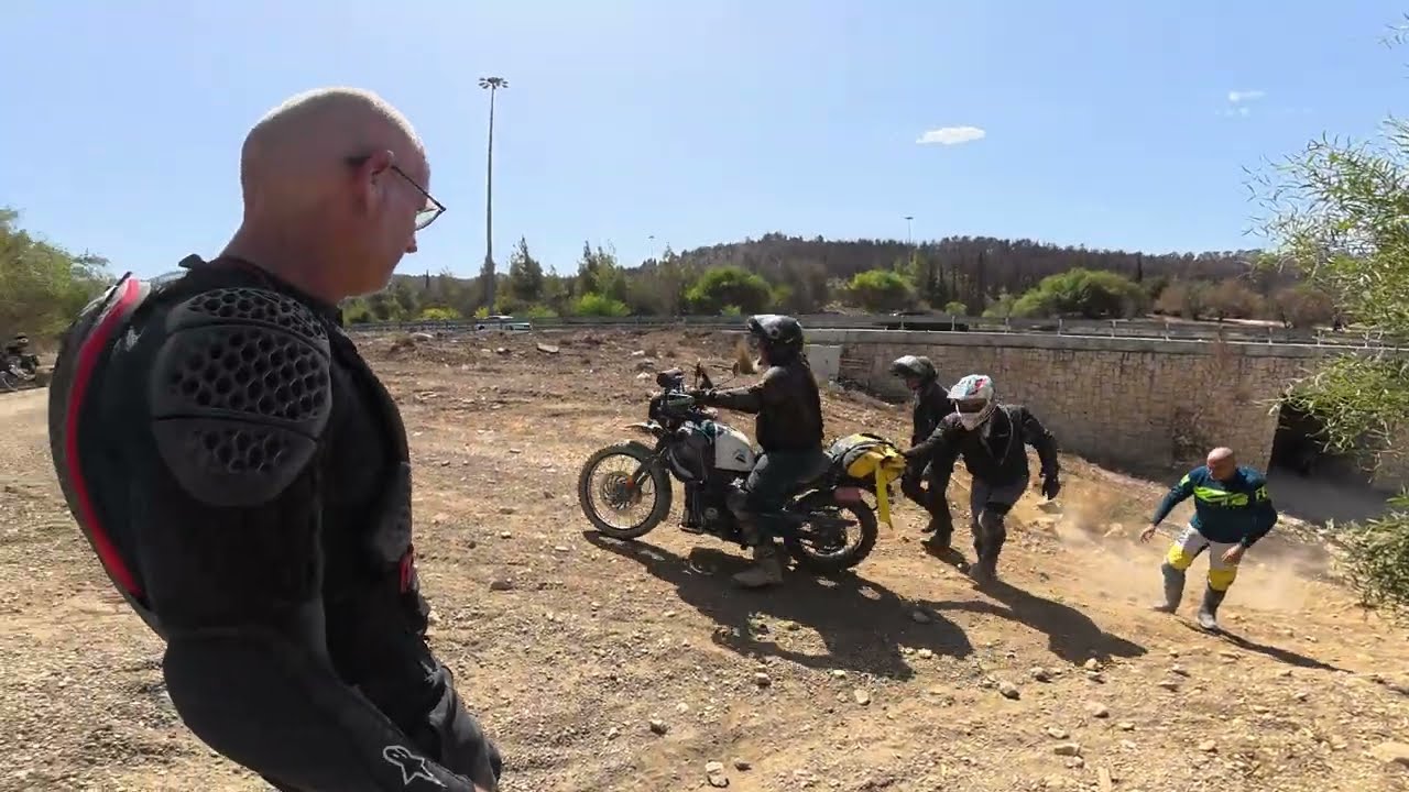 בין אפר לאבק ביערות השרופים בדרך לירושלים TENERE 700