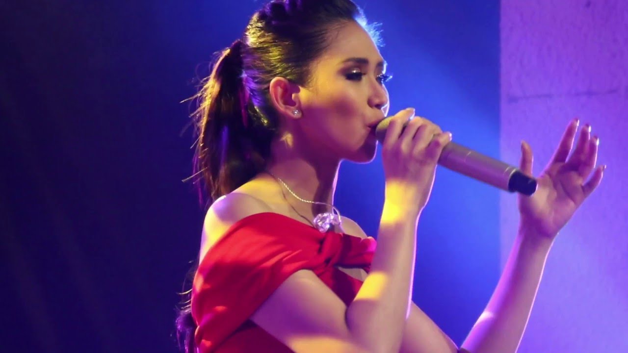 Sarah G Make Me Yours