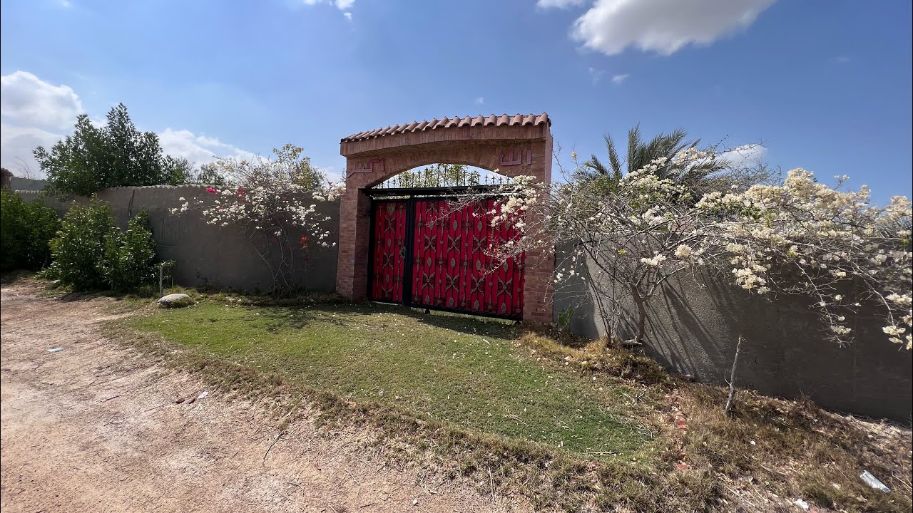 مزرعة ممتازة ٥ فدان مسجلة شهر عقاري بها فيلا و معلف مواشي طريق متفرع من طريق مصر اسماعيلية الصحراوي