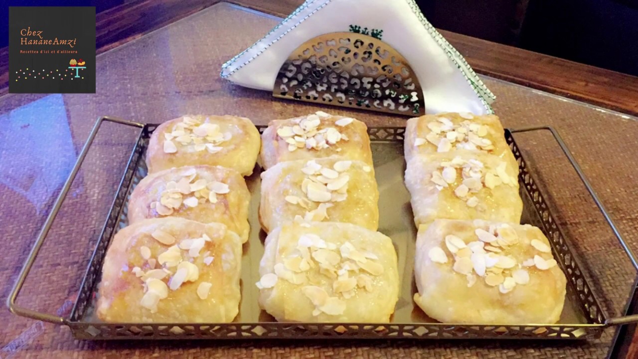 Rghaifs (crêpes marocaines) fourrées aux amandes رغايف باللوز للعيد