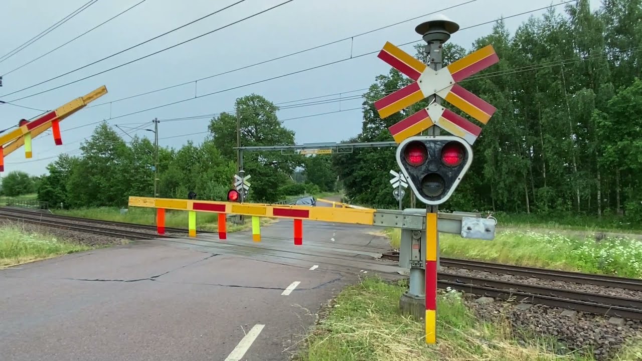 *Gamla ljussignaler* Järnvägsövergång Berga / Swedish railroad crossing with old lights
