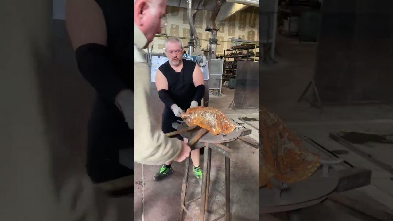 Murano Glass from SylcomLight 🇮🇹 Follow us to sustain our business ! #glass #satisfying #howto