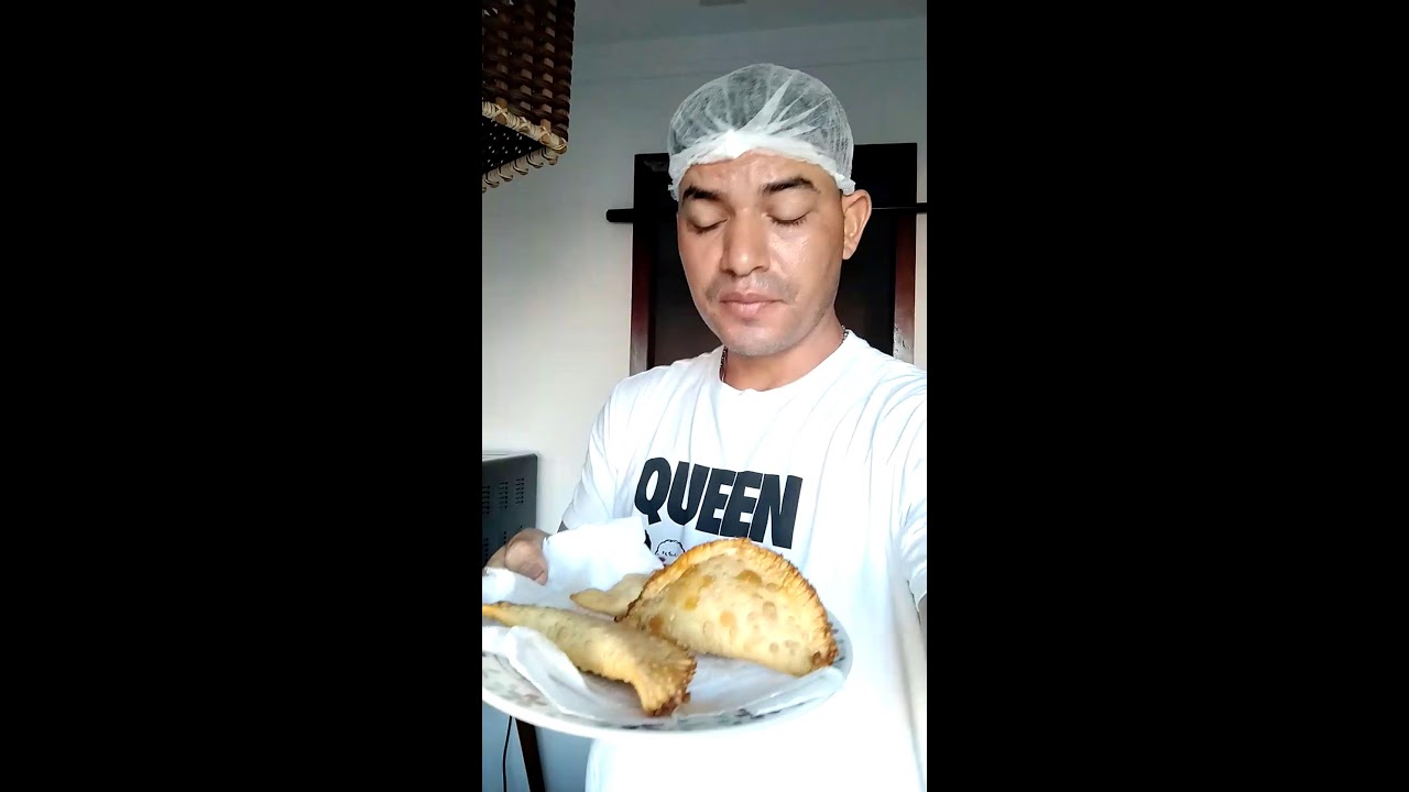 Boa tarde gente vamos fazer um pastelzinho frito para agente lanchar