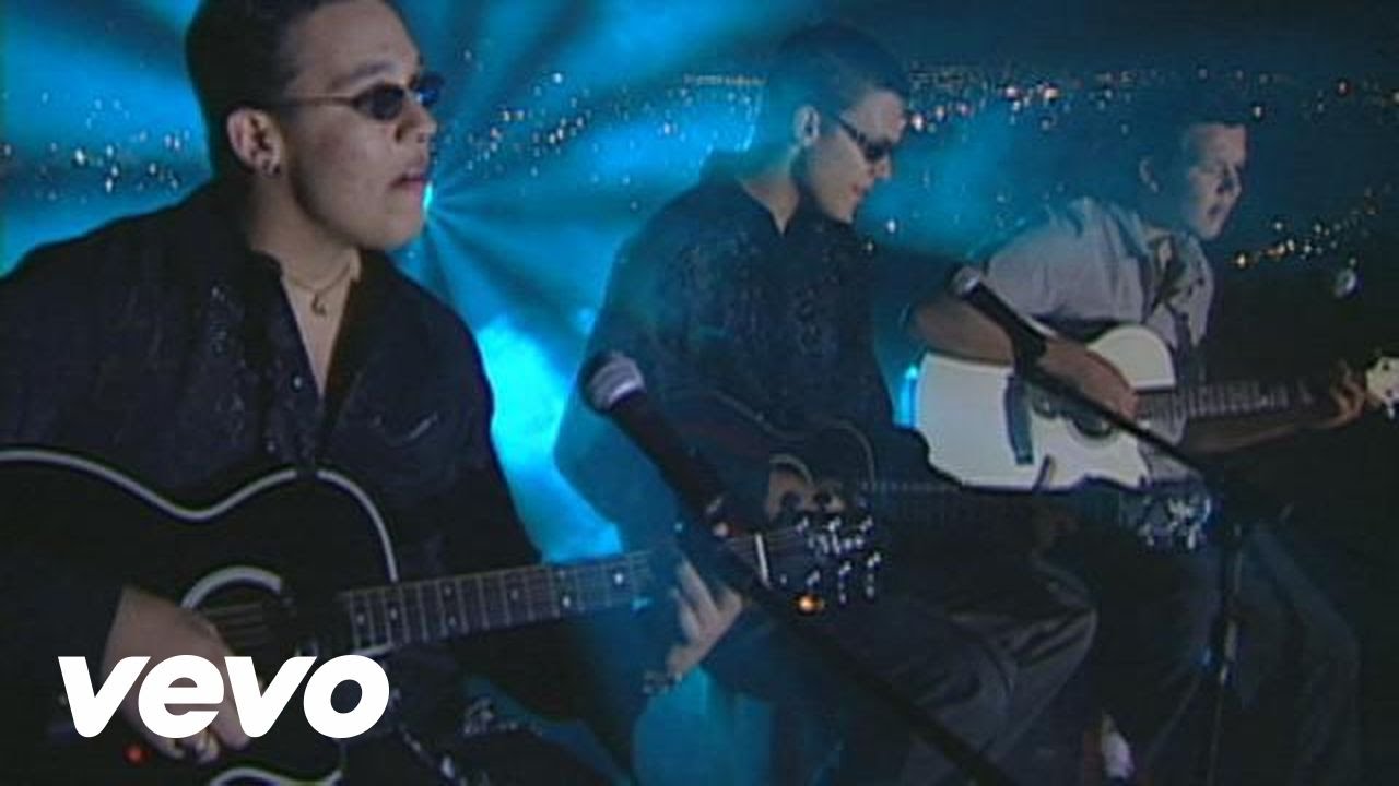 KLB - Muito Estranho (Cuida Bem De Mim) (Live Video)