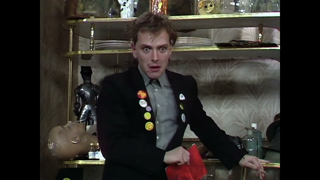 Young Ones, The S01E04: 