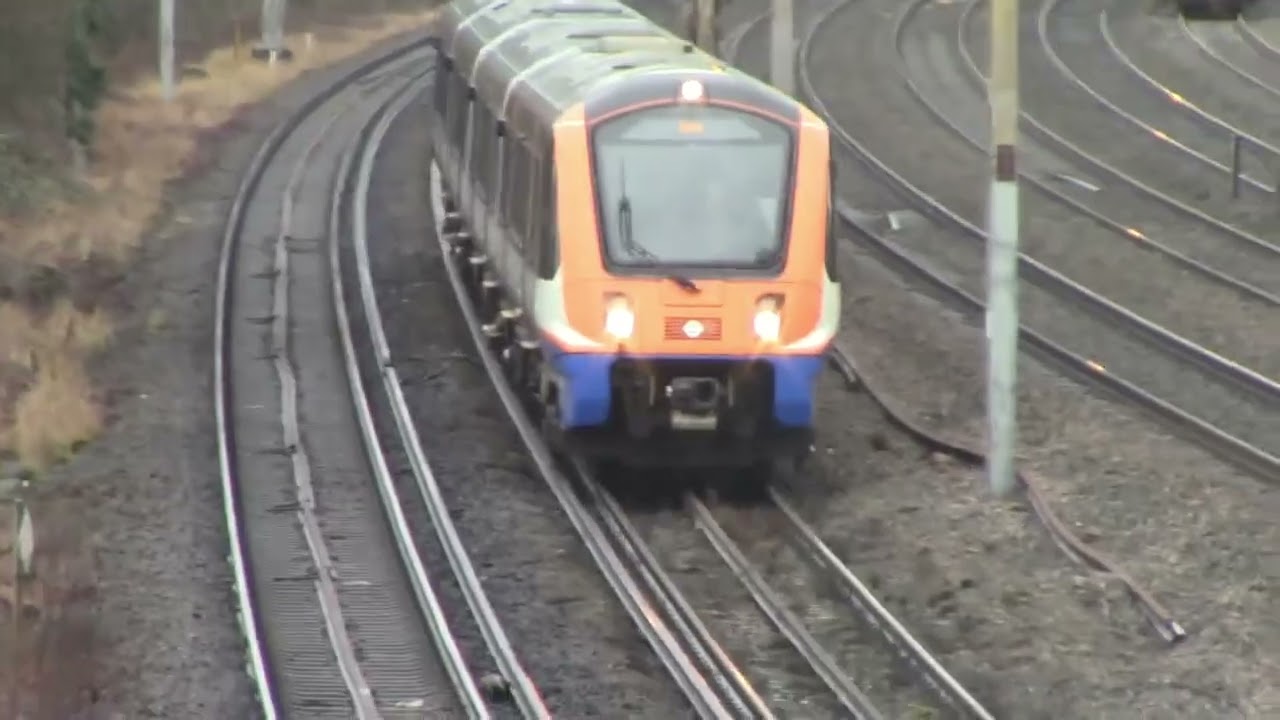 Trains at South Kenton and Headstone Lane 20/2/25