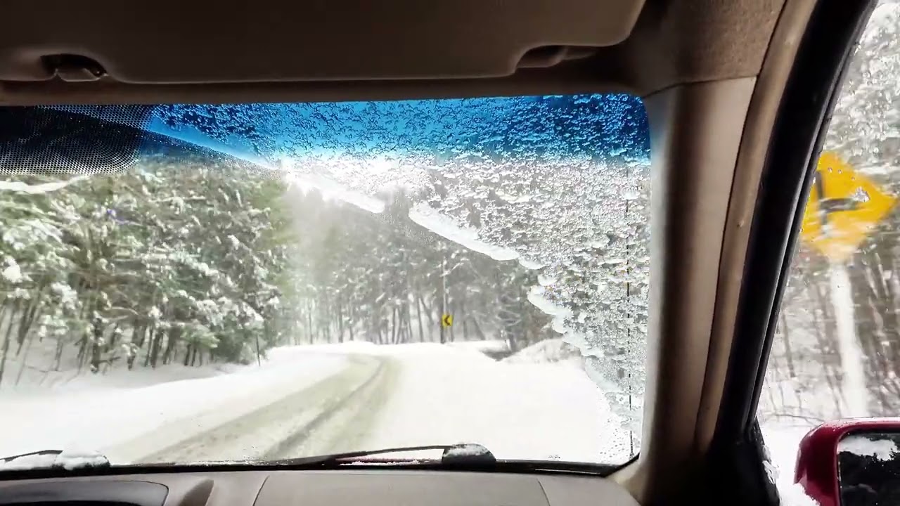 Cruising a 2004 Honda CR-V 5-Speed Manual in a Snowstorm – A Relaxing Winter Drive