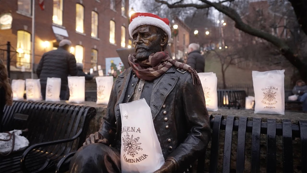 Night of the Luminaria and Living Windows in Galena, IL