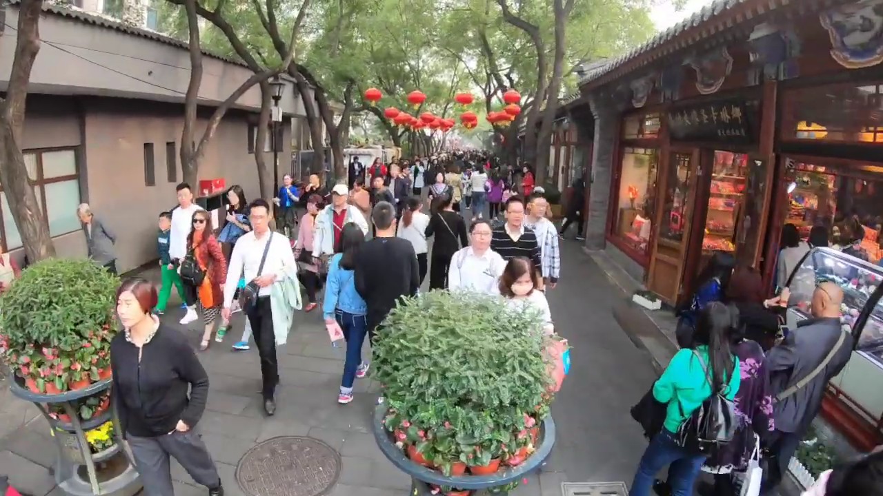 Streets of Beijing: Nanluoguxiang Tourist Shopping Area Video#2 南锣锅巷