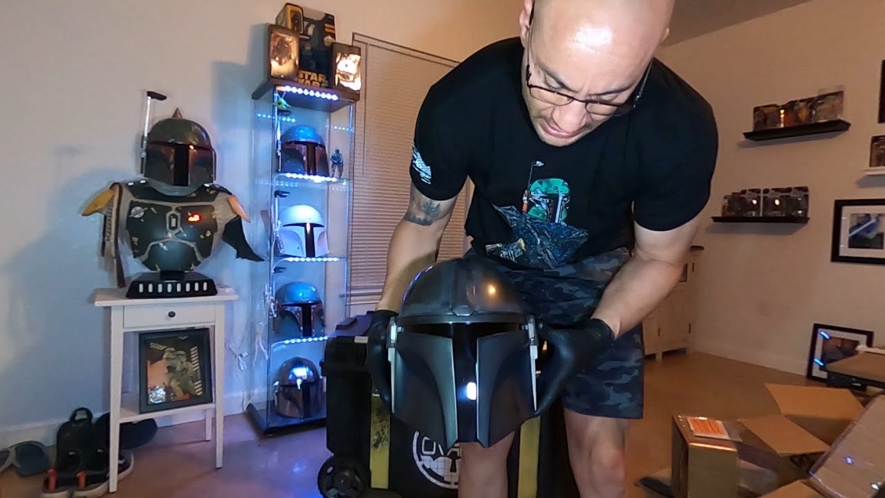 EFX Collectibles Mandalorian PCR helmet unboxing