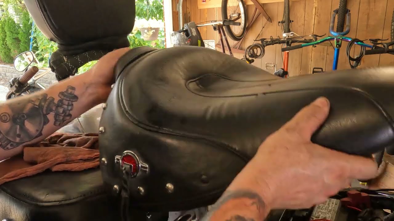 Снятие сиденья Heritage Softail