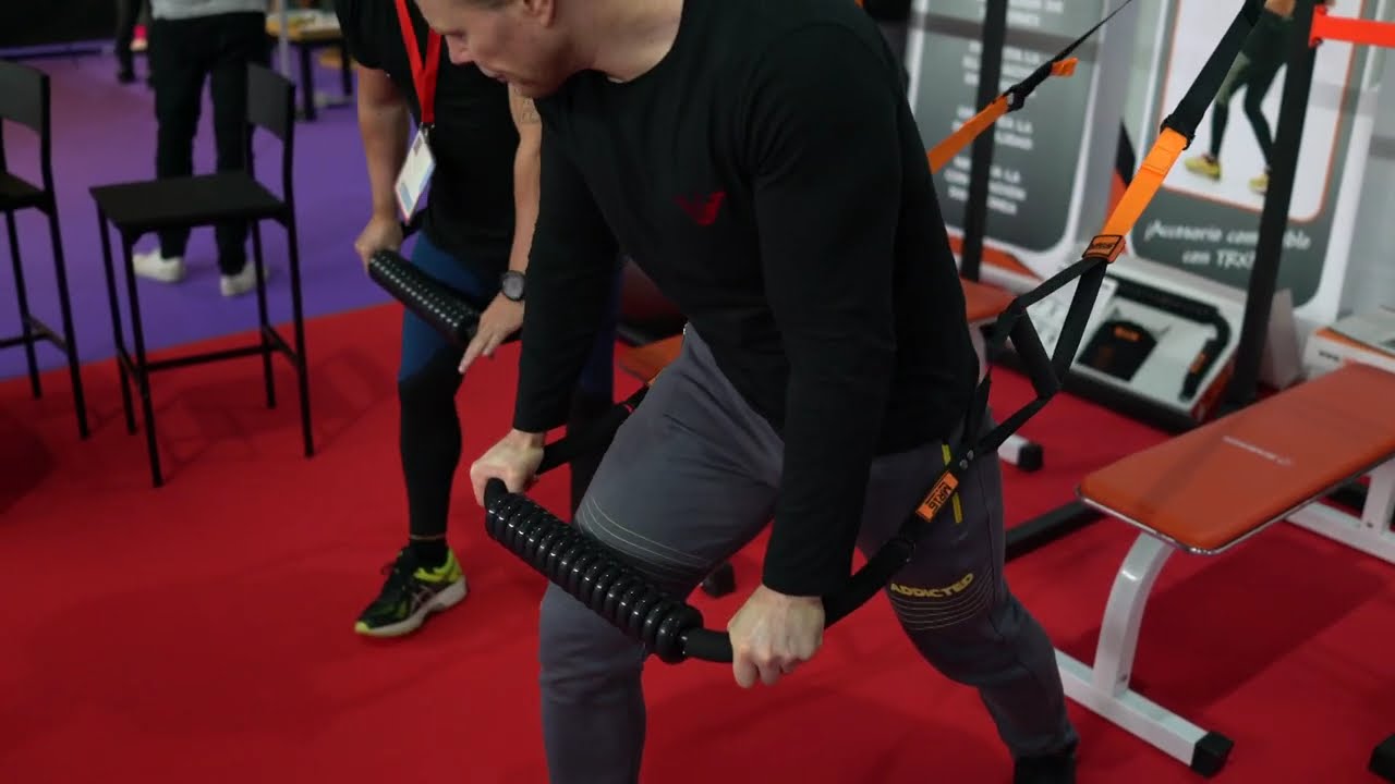 Michael Gundill s'auto-masse les cuisses
