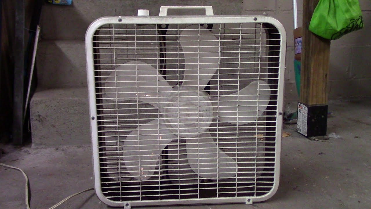 1990's Lakewood 223 Box Fan