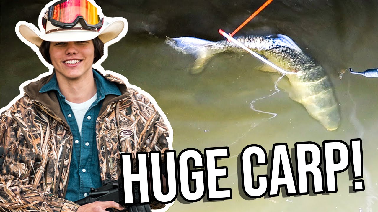 JULIUS SHOOTS MONSTER FISH! *EXTREME BOW FISHING*