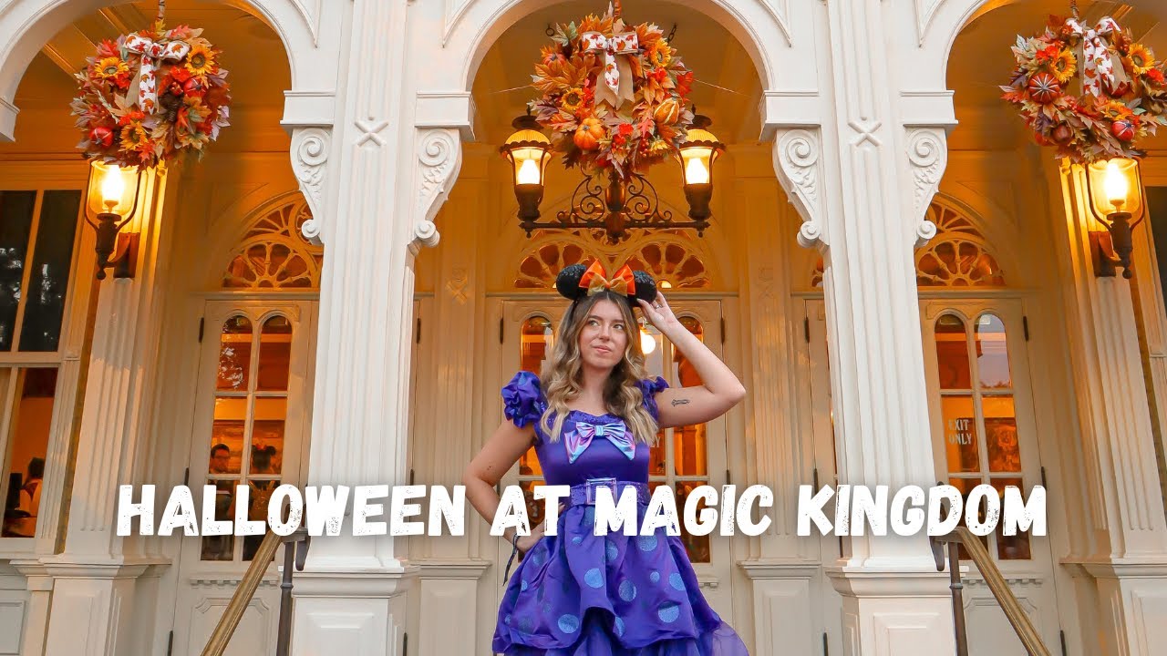 THE HALLOWEEN DECORATIONS ARE UP AT MAGIC KINGDOM