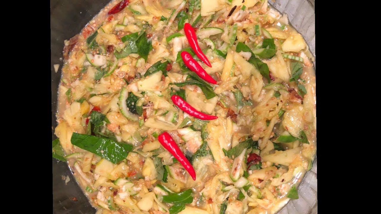 Кхмерская кухня: рыба-грязь, ананасовый соус, подается с жареным стейком