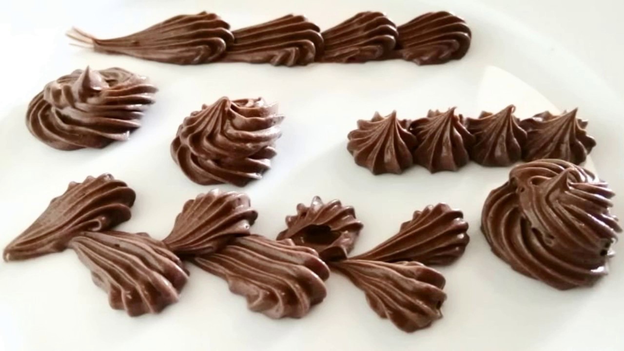 اسهل وانجح كريمة اقتصادية بمكونين فقط لتزيين وتغليف الكيكات والطورطات بدون كريمة سائلة او الشنتيي