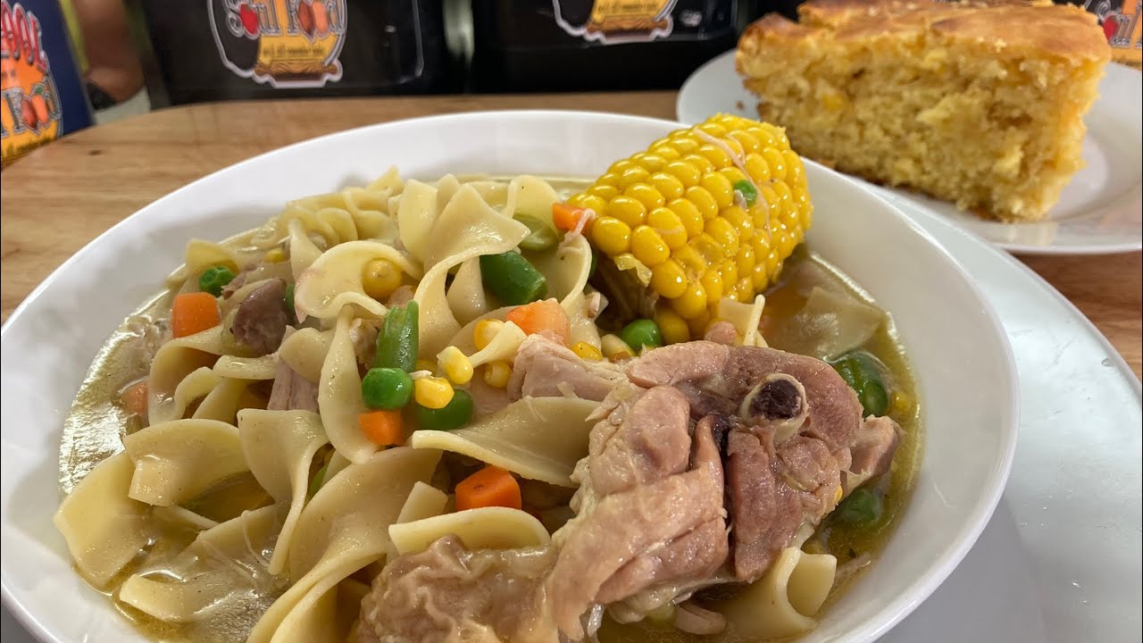 OLD SCHOOL CHICKEN NOODLE SOUP 🍜/ANOTHER RECIPE TO WARM YOUR INSIDES DURING THE WINTER 🥶 NIGHT