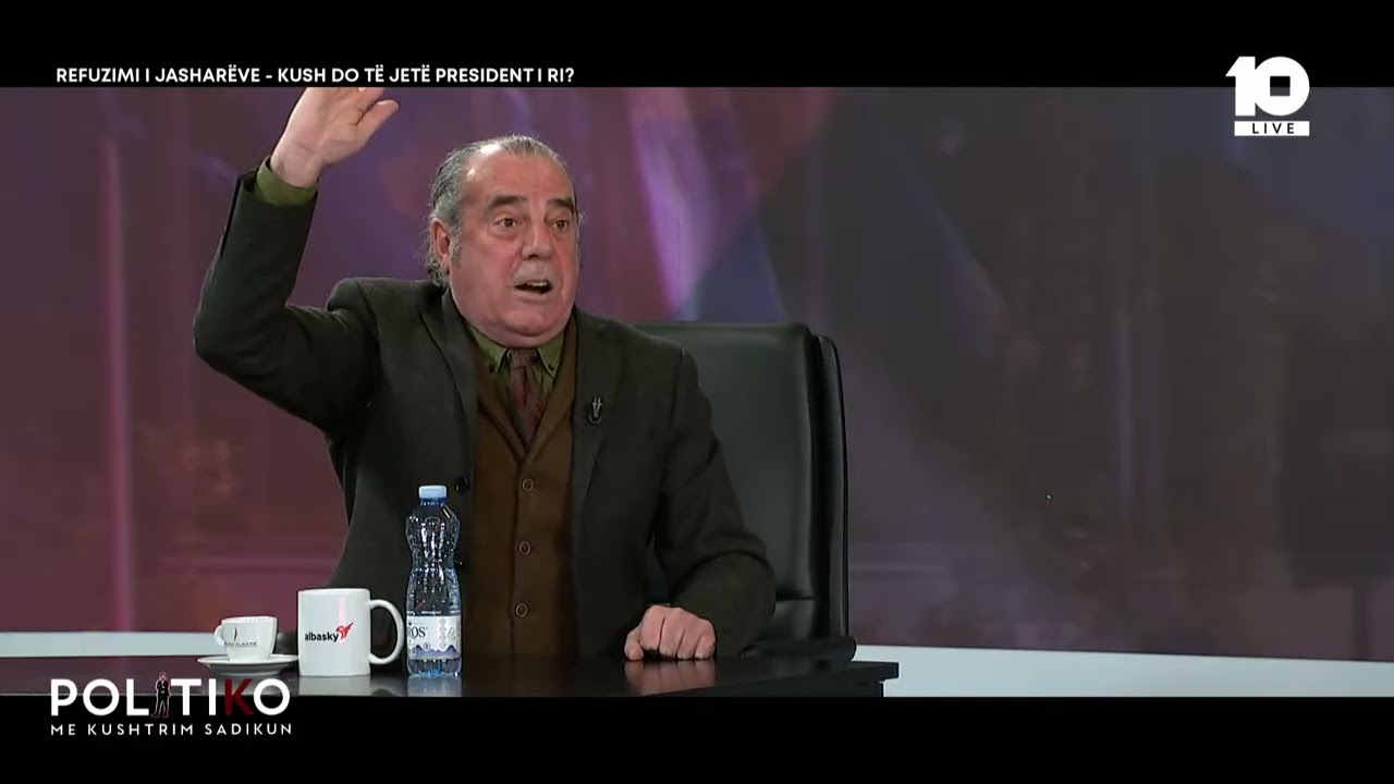 Matoshit i reagon ashpër Shalës: Kurti me flamurin kuq e zi e çoi dorën për Slavko Simiqin