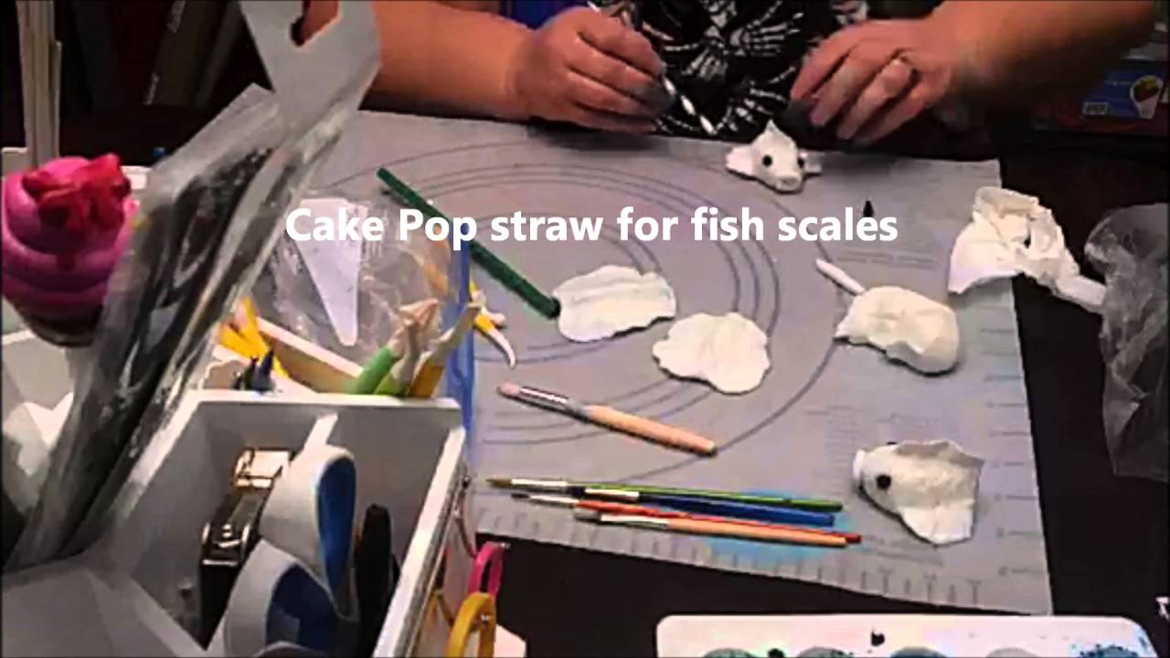 Watercolor Koi Fish Cake (30 minute Periscope Challenge)