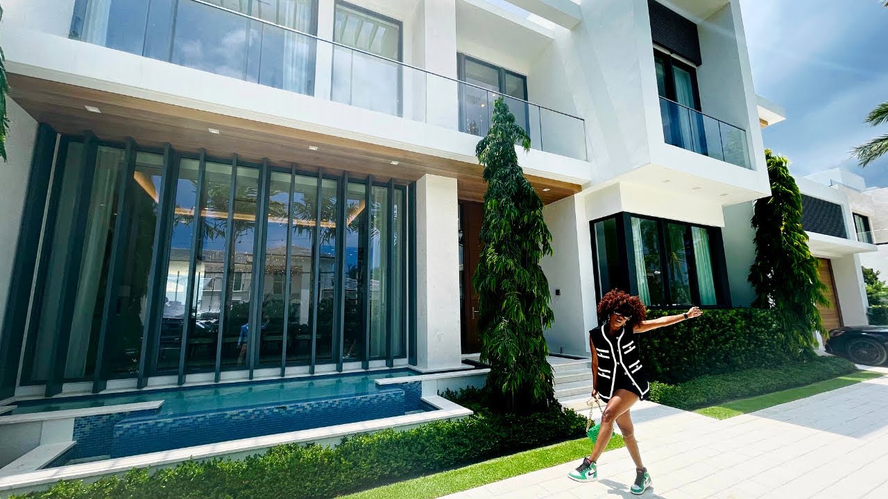 HOUSE TOUR :Contemporary New Build Luxurious Waterfront Home With Boat Slip In Florida|Carsa Cardeen