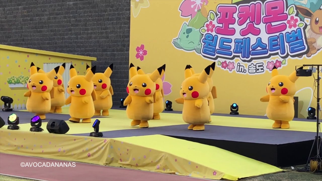 Pikachu 피카츄 dancing   to Fitz and the Tantrums - HandClap @Pokémon World Festival 2018 Songdo