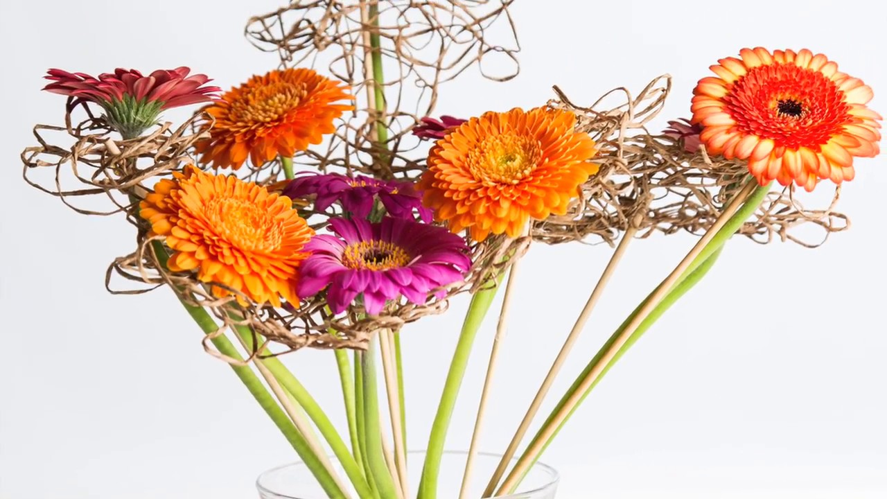 Frame Bouquet Idea by Nelleke Bontje | Flower Factor How to Make | Flower Arrangement