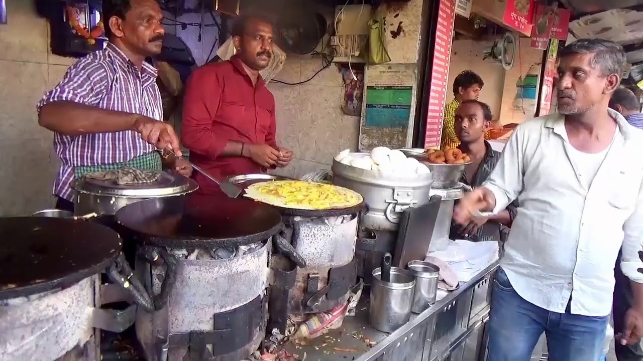 Comida de rua. Pratos exóticos. Mumbai. Índia